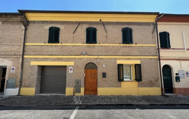 Affittacamere Il Cortile Chiaravalle Exterior photo